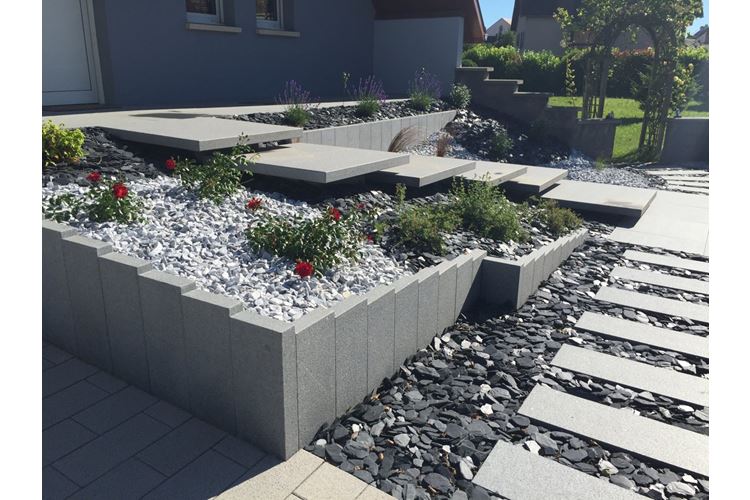 CANADIAN SLATE BLACK 10/30 - 25 KG*