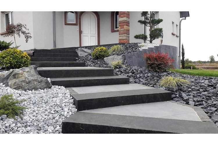 CANADIAN SLATE BLACK 10/30 - 25 KG*