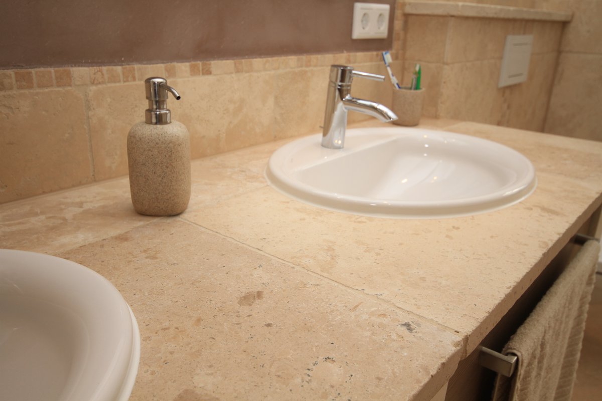 PALERMO PLINTHE  40.6x7x1.2 CM